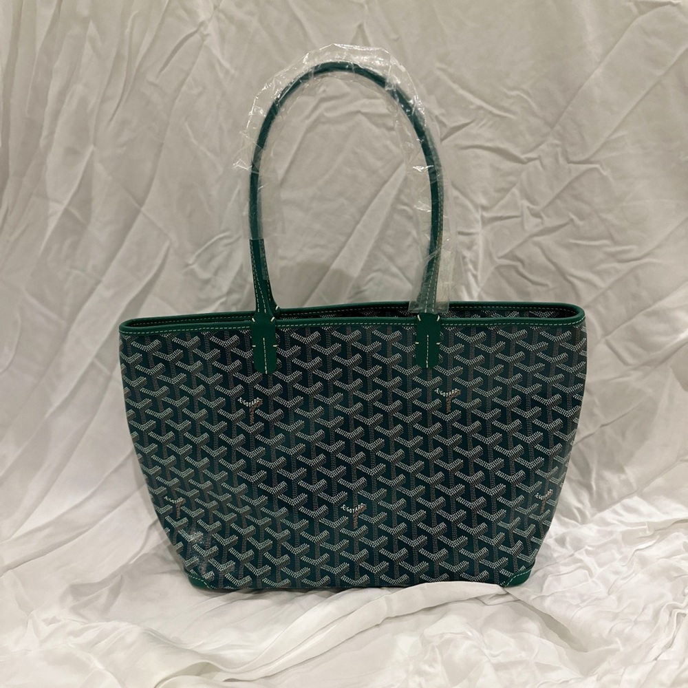Goyard Artois PM in green. BRAND NEW